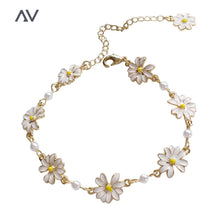 Load image into Gallery viewer, Camomile Flowers Bracelet

