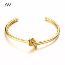 Load image into Gallery viewer, Knot Bracelet Gold
