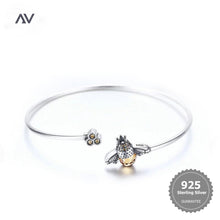 Load image into Gallery viewer, Bee And Honeycomb Silver Bracelet
