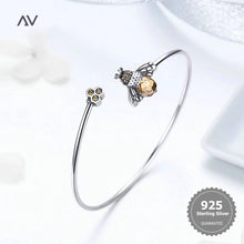 Load image into Gallery viewer, Bee And Honeycomb Silver Bracelet
