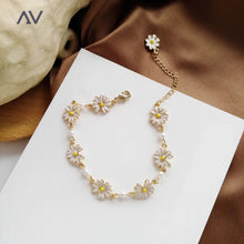 Load image into Gallery viewer, Camomile Flowers Bracelet
