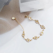 Load image into Gallery viewer, Camomile Flowers Bracelet
