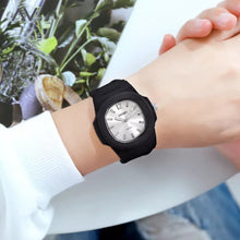 Load image into Gallery viewer, Textured Quartz Silver Watch
